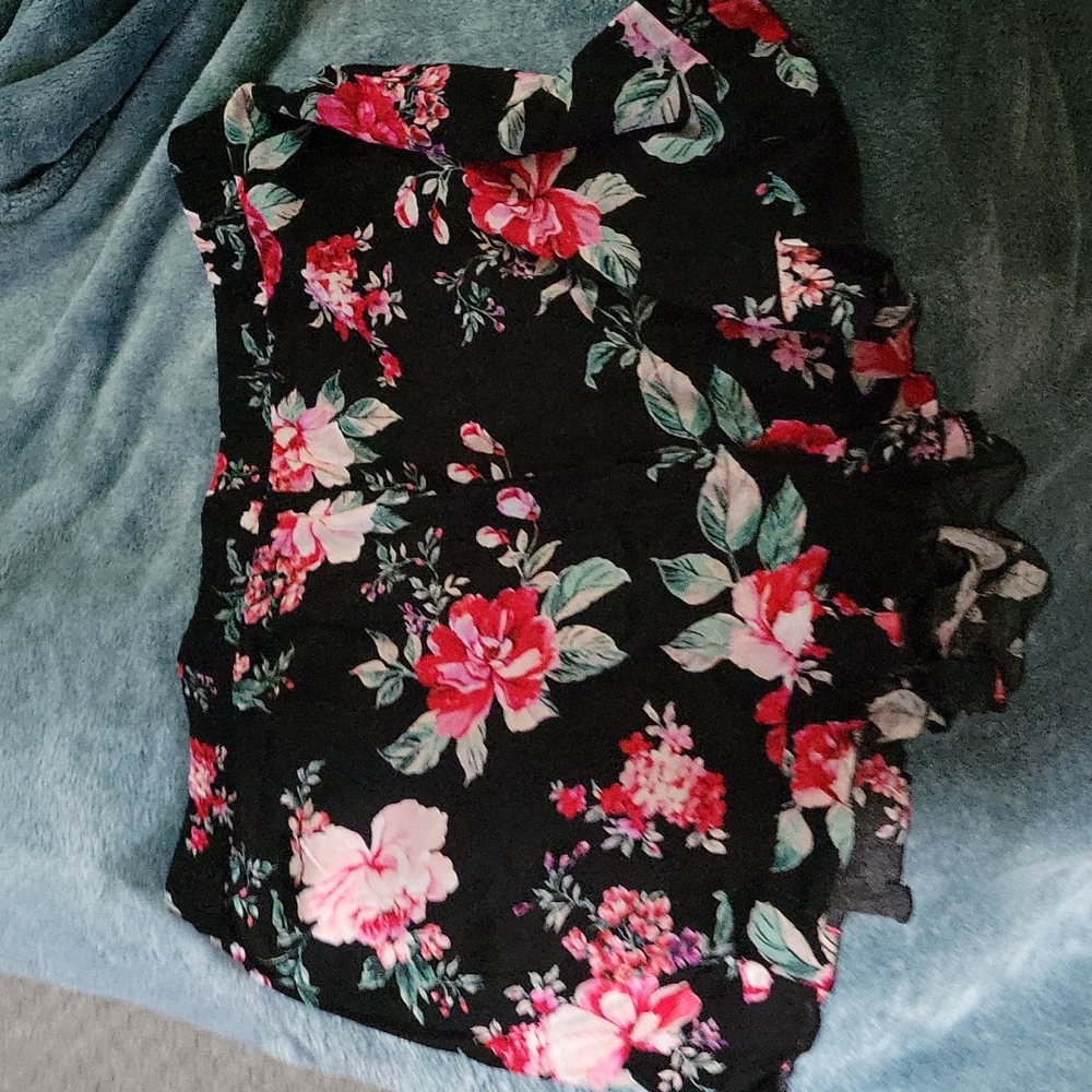 Torrid Floral Ruffle Shorts - Picture 4 of 4
